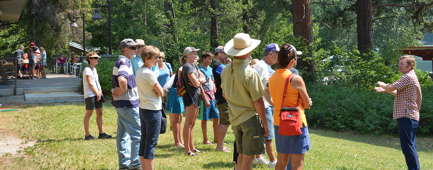 Tom presents to a tour group